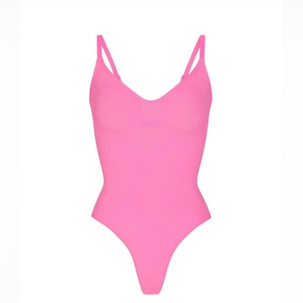 SKIMS Thong Bodysuit Fits Everybody Pink Size: Medium